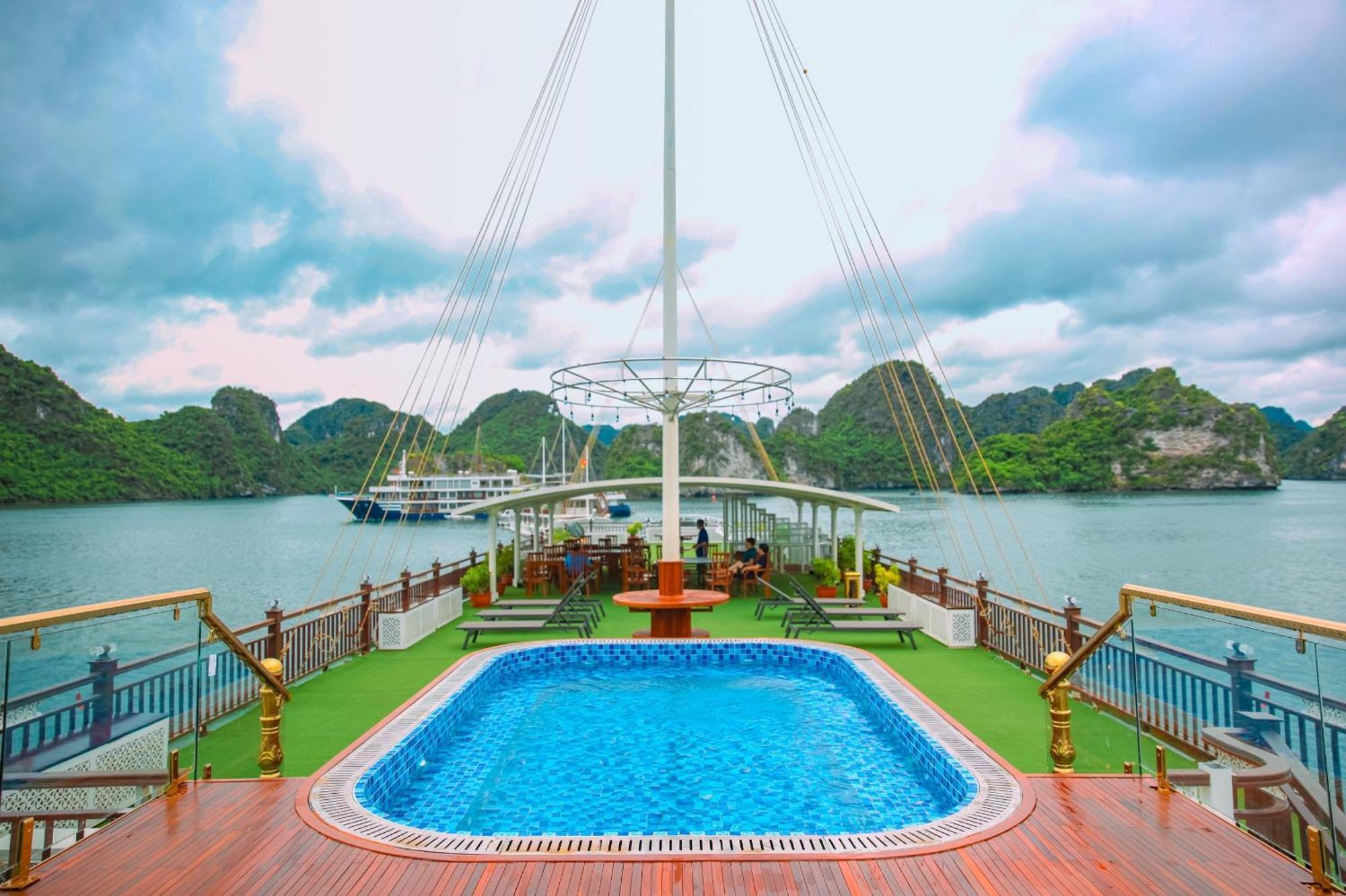 Le Journey Elegance Cruise Hotel Ha Long Exterior photo