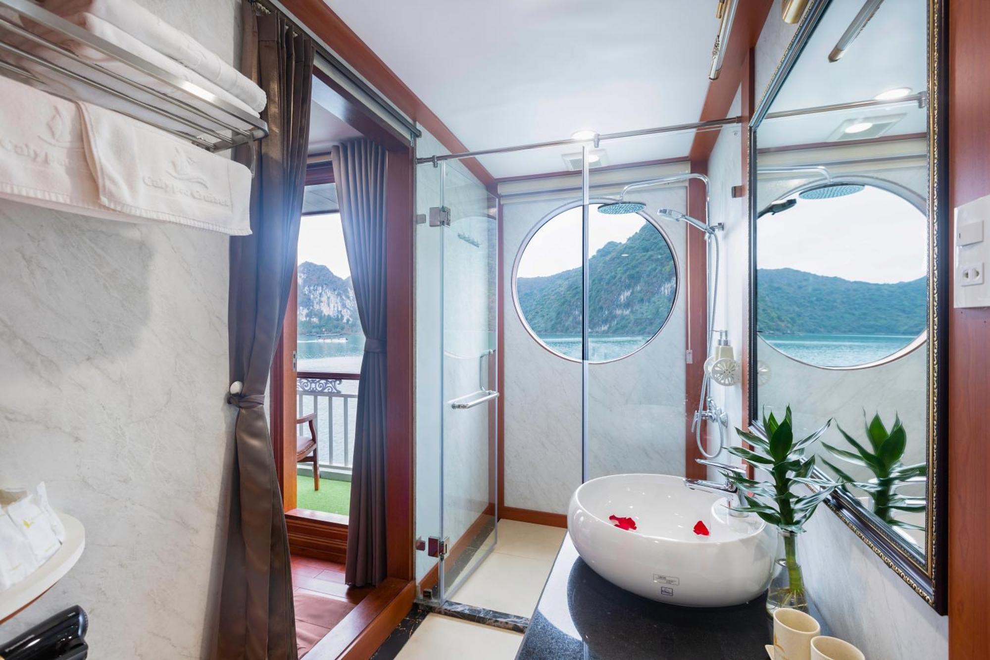 Le Journey Elegance Cruise Hotel Ha Long Exterior photo