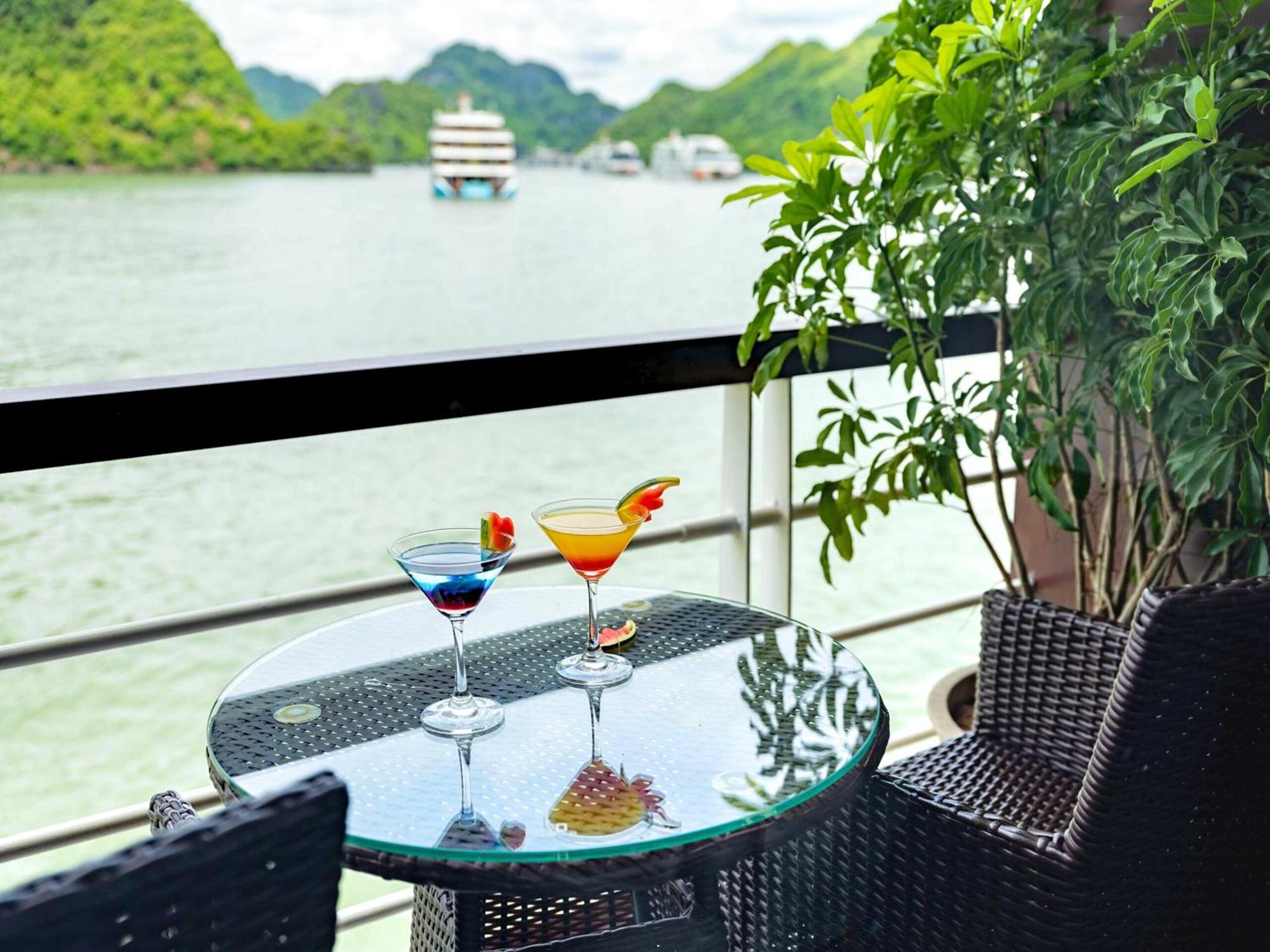 Le Journey Elegance Cruise Hotel Ha Long Exterior photo