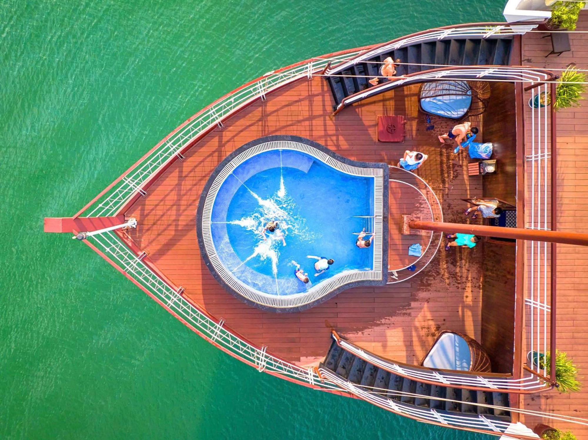 Le Journey Elegance Cruise Hotel Ha Long Exterior photo