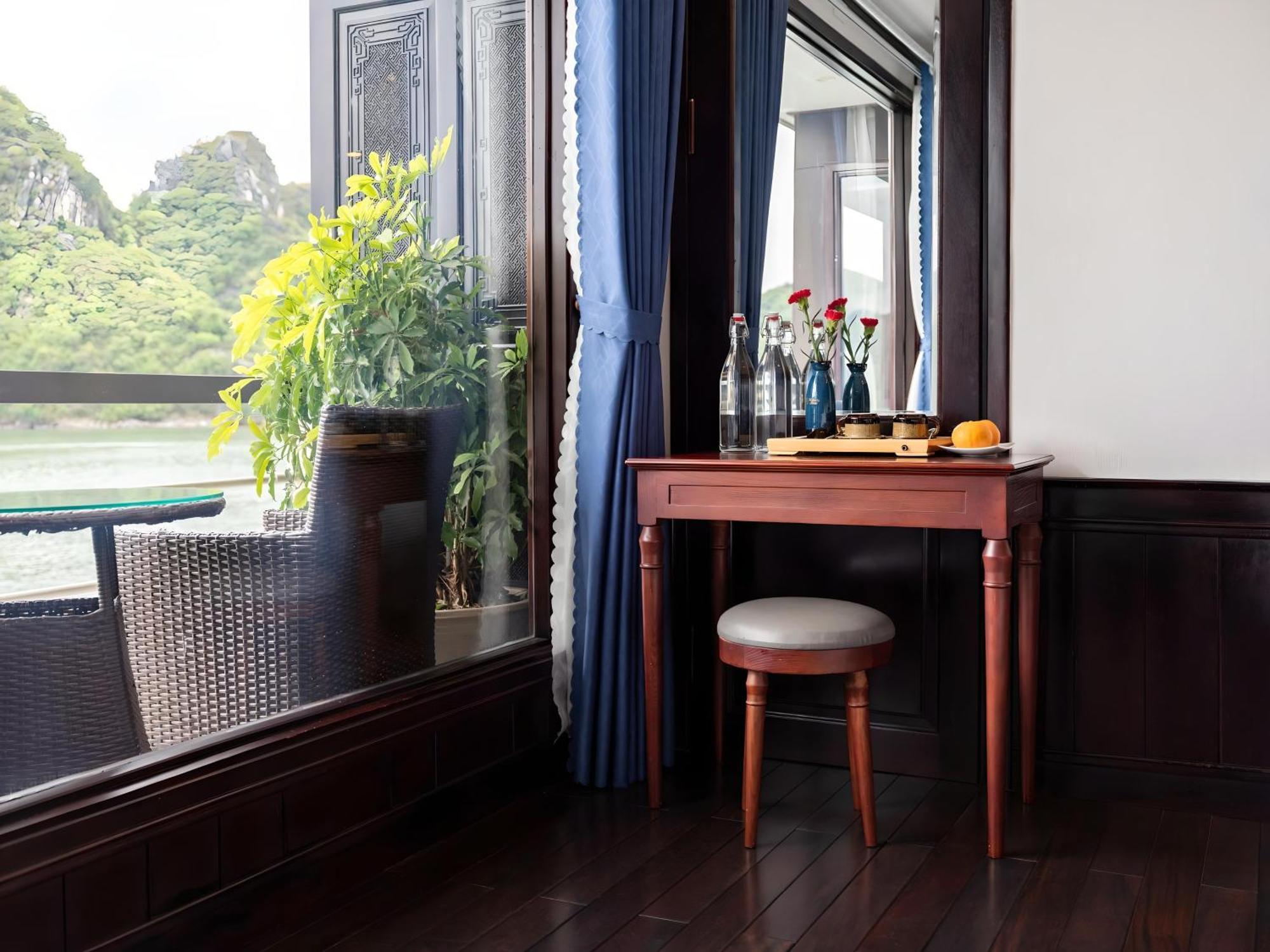 Le Journey Elegance Cruise Hotel Ha Long Exterior photo