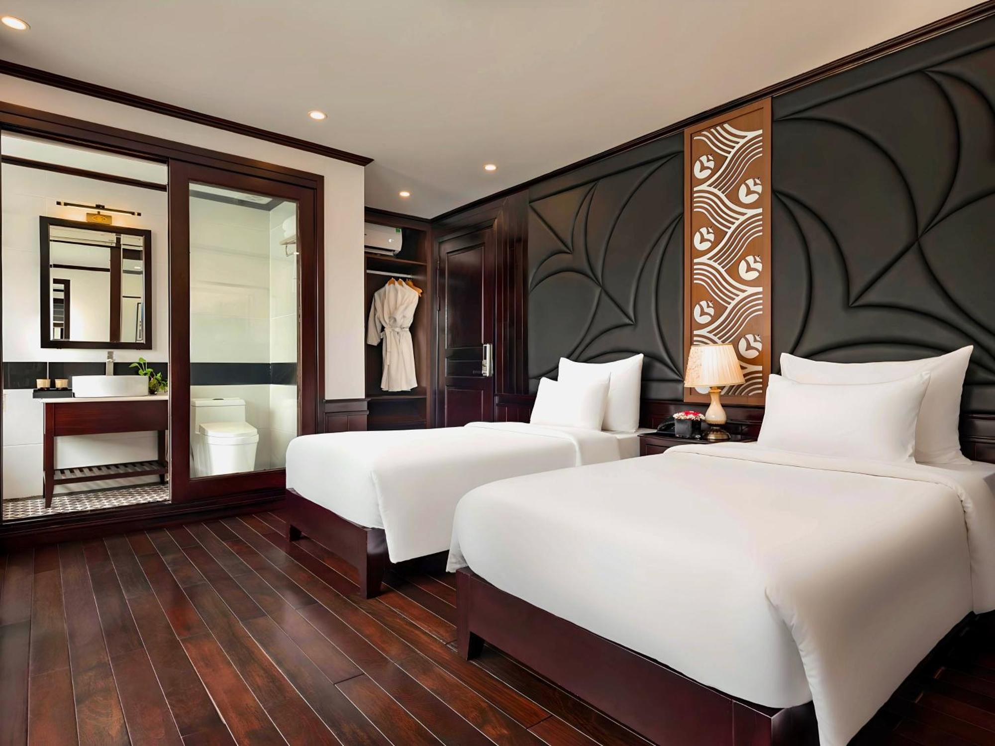 Le Journey Elegance Cruise Hotel Ha Long Exterior photo