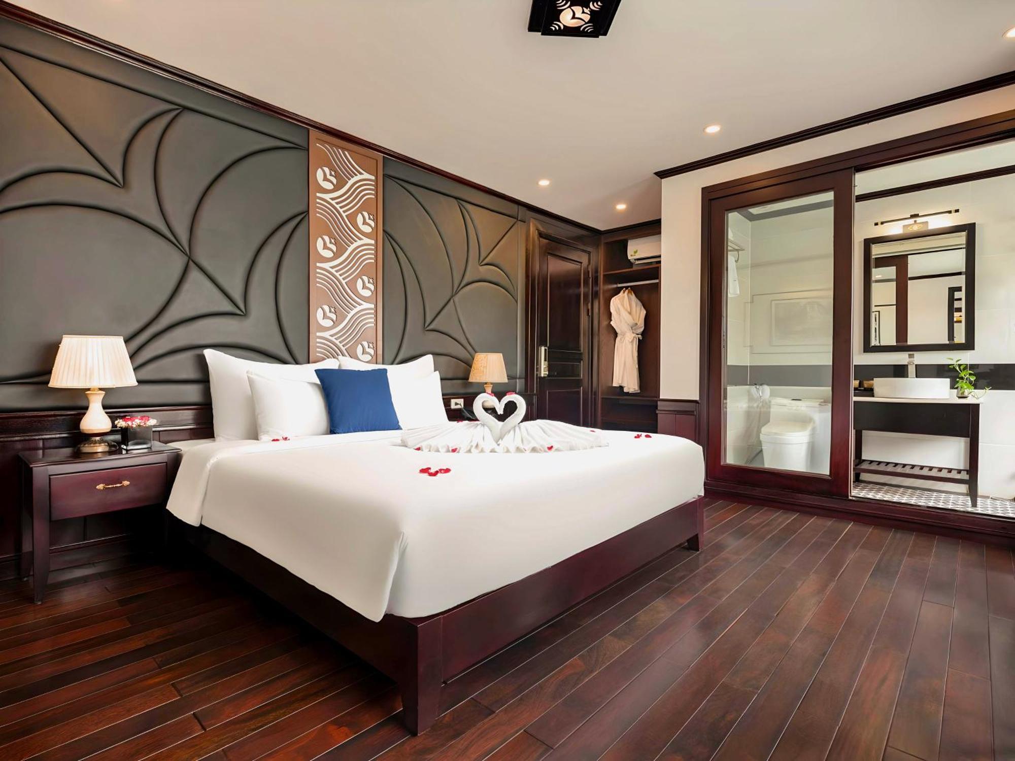Le Journey Elegance Cruise Hotel Ha Long Exterior photo